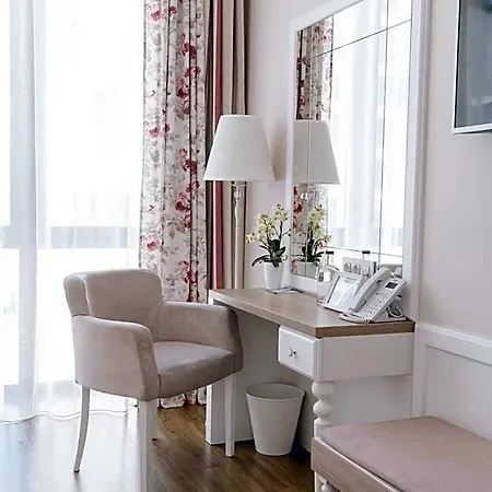 Hotel Impresamente Art 4*